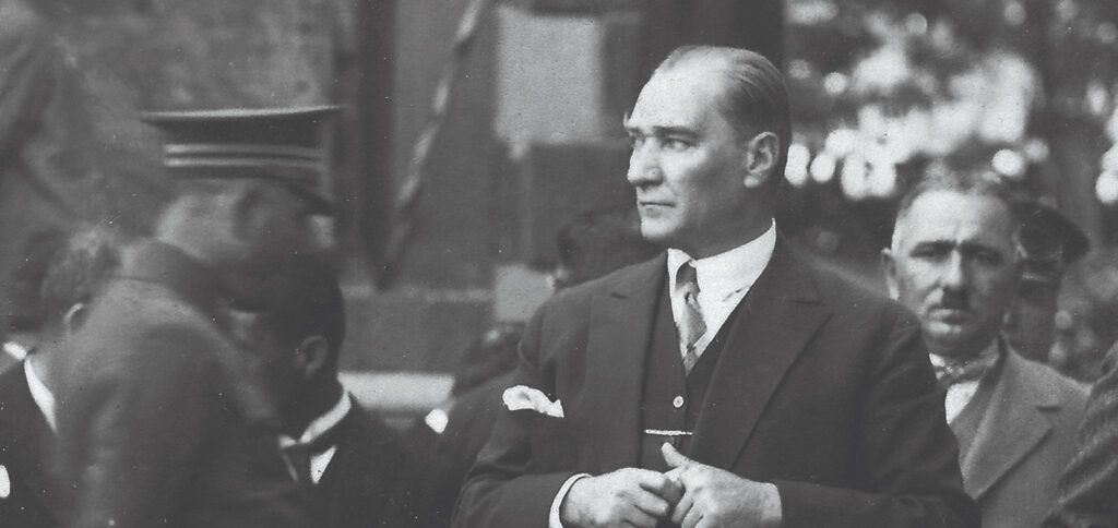 Falda Atatürk Görmek